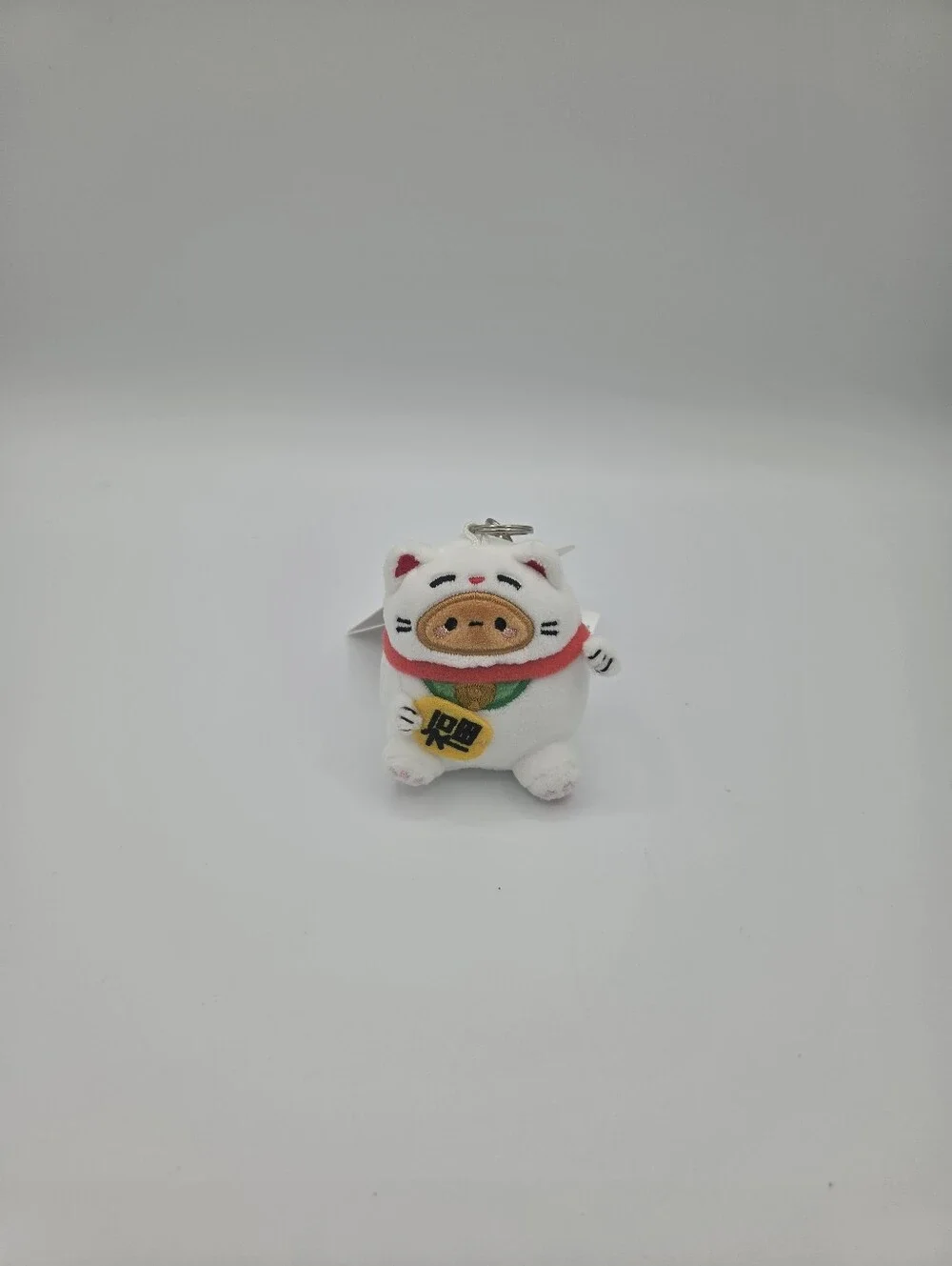 Smoko Mochi White Cat Plush Keychain Keyring, Red Green Yellow Brown, Modern